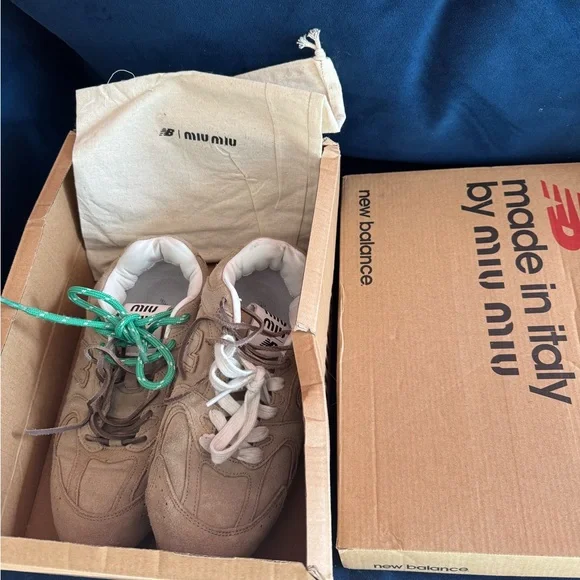 Miu Miu x New Balance Sneakers - Picture 9 of 9